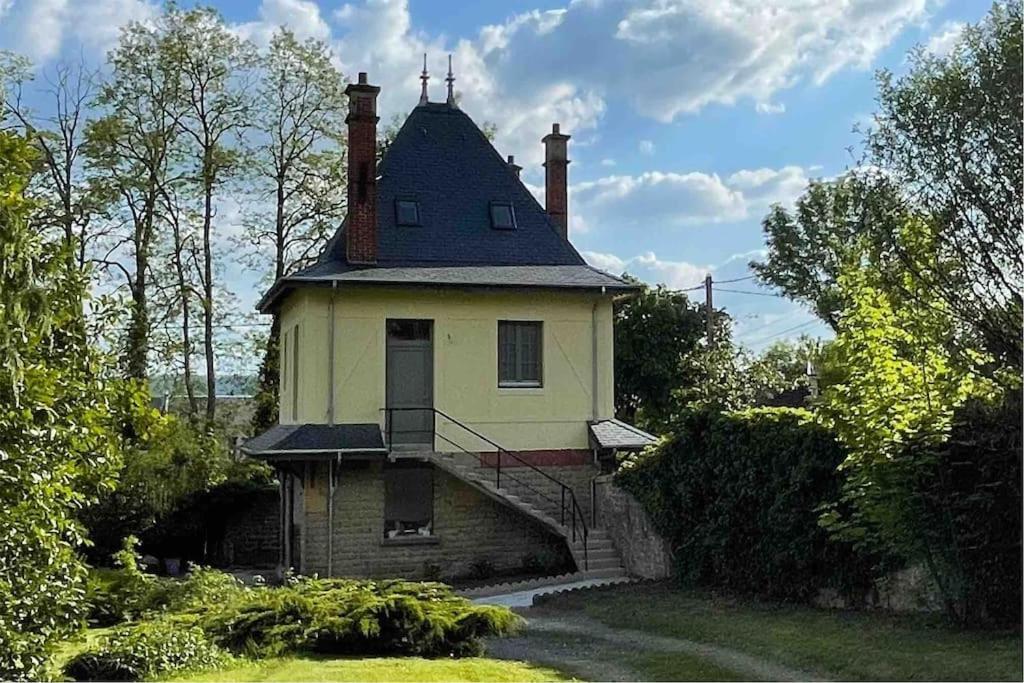 Maison Independante La Quietas Sur Les Hauteurs De Sedan Villa Exterior photo